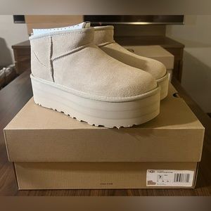 NEW Ugg Classic Ultra Mini Platform Boots - Size 7 Women's US - MUSTARD SEED